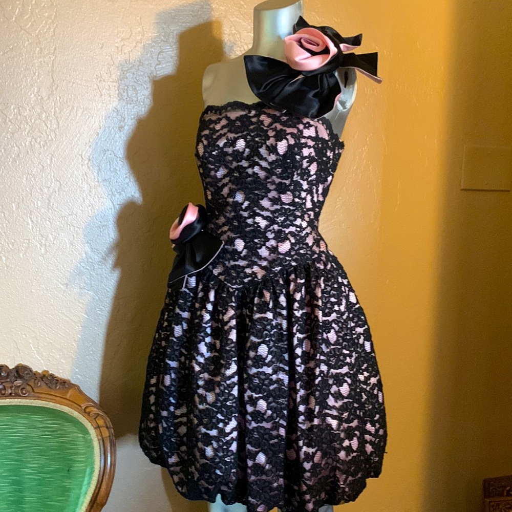 Vintage Carole Mignon Boutique Black Lace Mini Dress.  SZ 4 - Picture 2 of 8